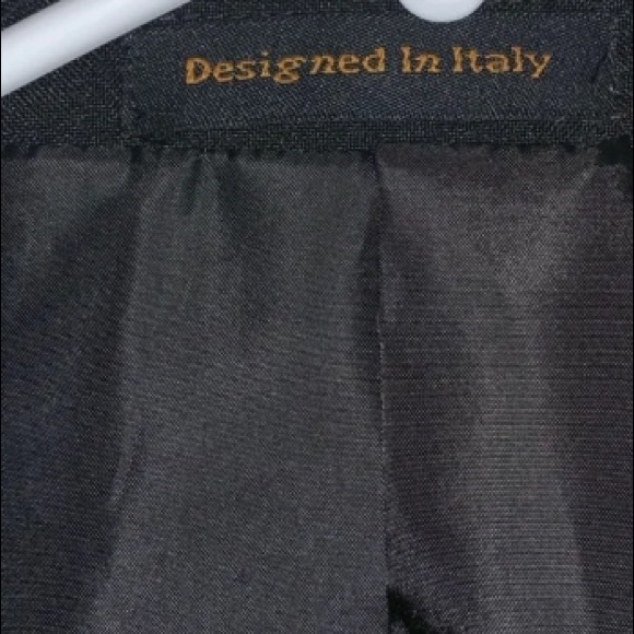 Black men’s suit - Picture 2 of 3